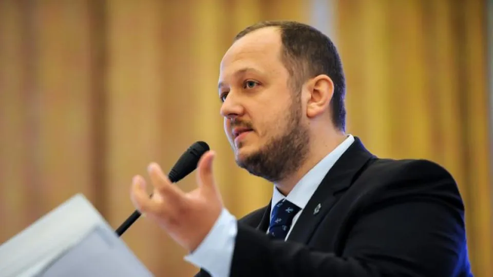Adrian Papahagi critică PSD, PNL și USR și susține că ascensiunea AUR vine din abandonarea doctrinelor politice