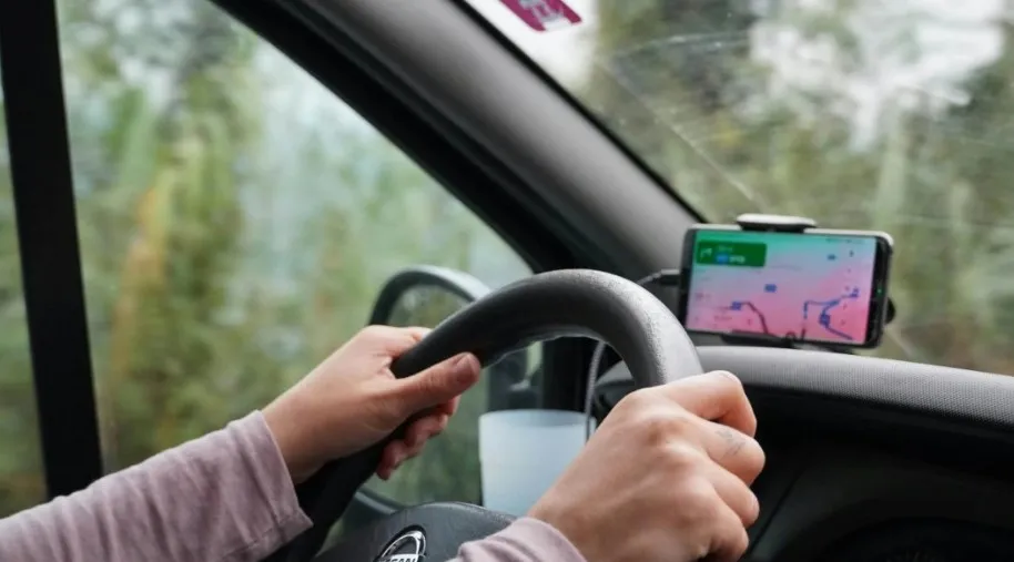 Colet de 50 de kilograme cu aperitive, dispărut în Cluj-Napoca după preluarea de către un șofer de ridesharing