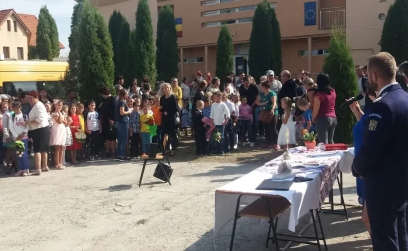 Curtea Școlii din Sânnicoară a fost modernizată cu teren sportiv, pistă de alergare și spații verzi