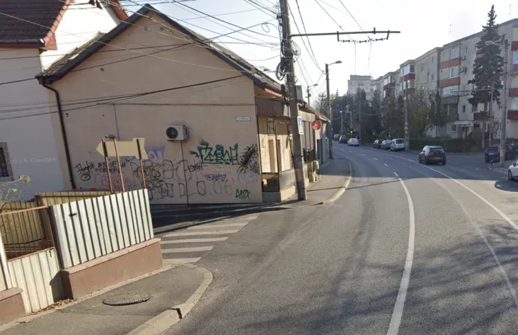 Intersecție cu vizibilitate redusă lângă o creșă și o grădiniță din Cluj-Napoca
