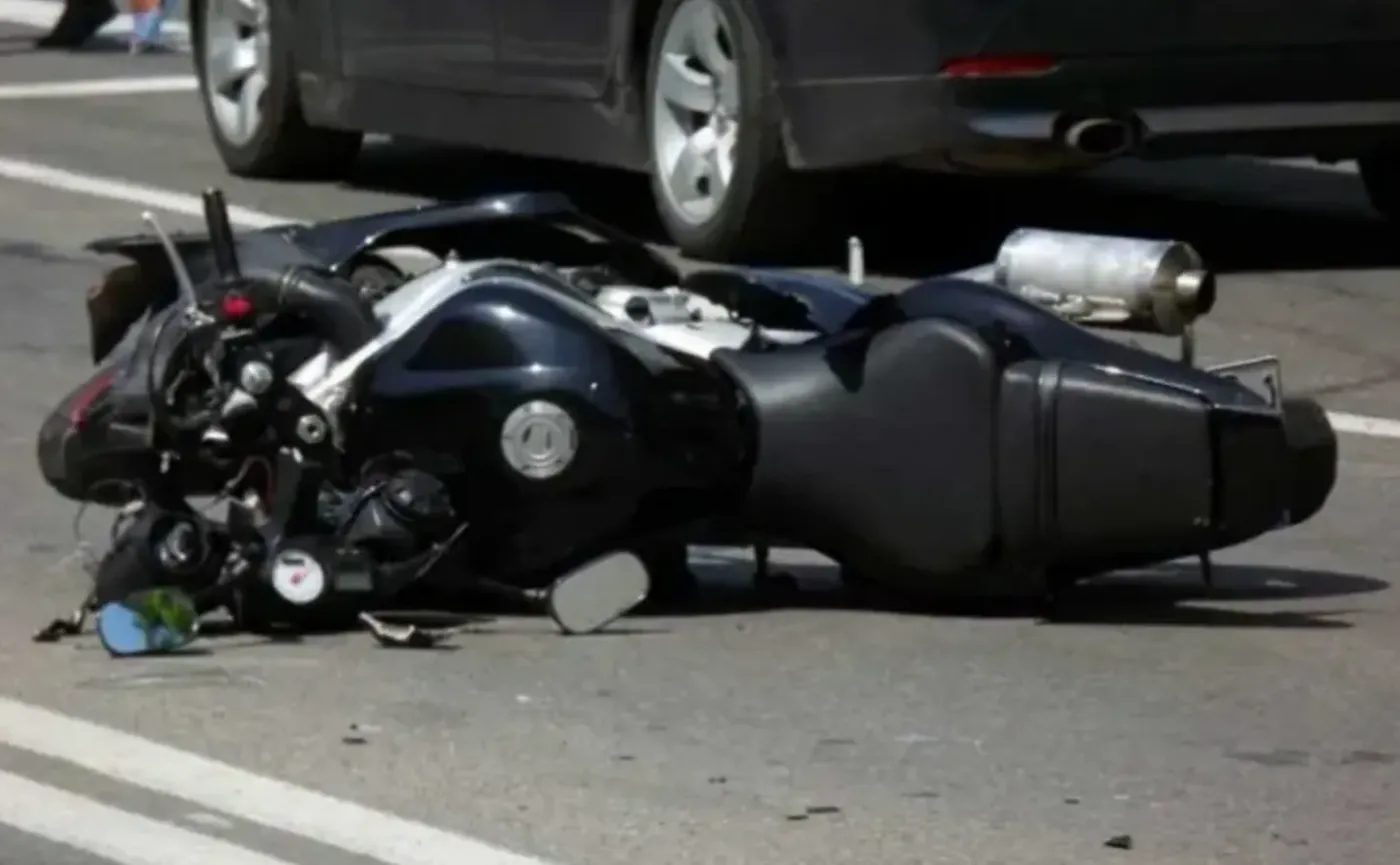 Motociclist decedat după un accident cu un autoturism pe Valea Chintăului din Cluj-Napoca