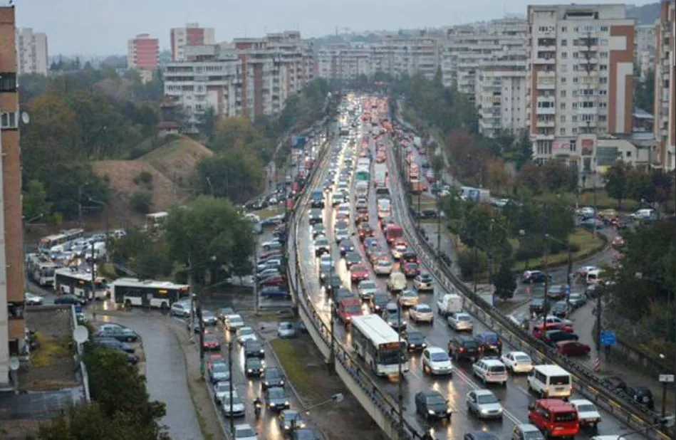 Navetiștii din Florești spun că ajung mai repede pe jos la Cluj decât cu mașina