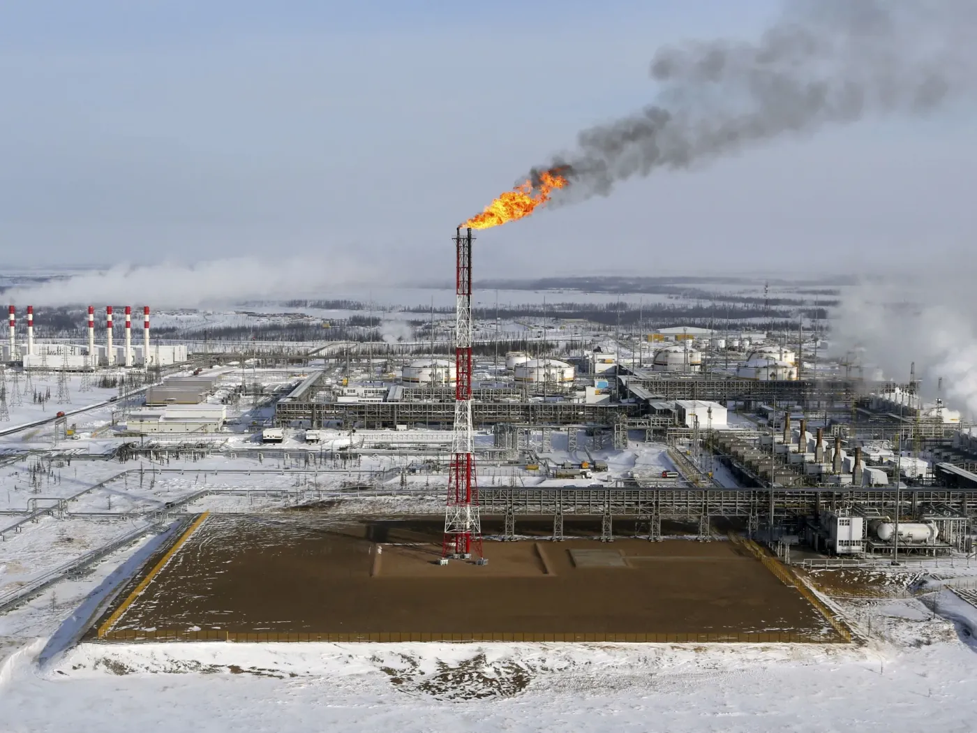 SUA prelungesc derogarea pentru achizițiile de petrol rusesc, în contextul presiunilor de pe piața energiei