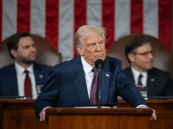 Administrația Trump ia în calcul măsuri pentru reducerea presiunii generate de prețurile carburanților