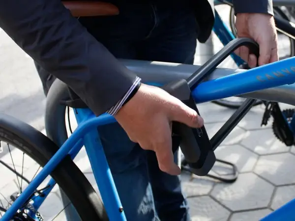 Bărbat arestat preventiv la Cluj-Napoca după trei furturi comise în două zile