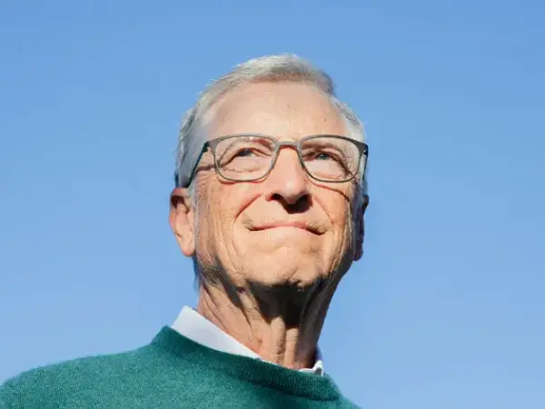 Bill Gates nu mai deține acțiuni Microsoft, după vânzarea ultimului pachet al fundației sale