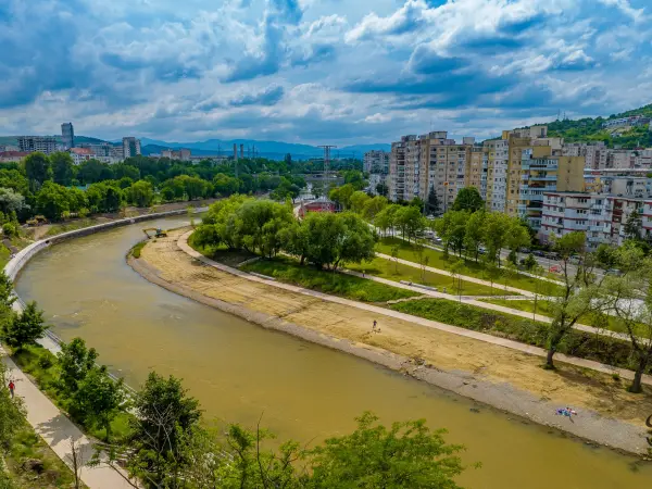 Mamă reclamă un comportament suspect pe plaja Grigorescu din Cluj. Poliția urmează să fie sesizată