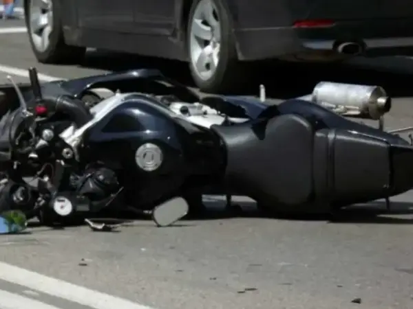 Motociclist decedat după un accident cu un autoturism pe Valea Chintăului din Cluj-Napoca