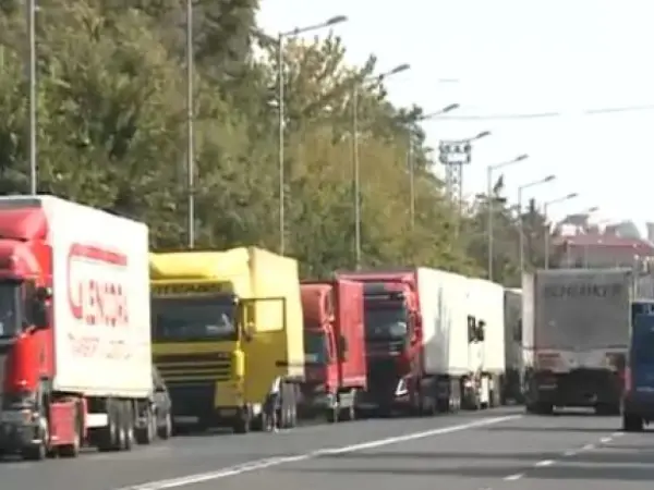 Percheziții la Cluj într-un dosar privind furtul unor cosmetice de aproape un milion de euro dintr-un TIR, în Franța