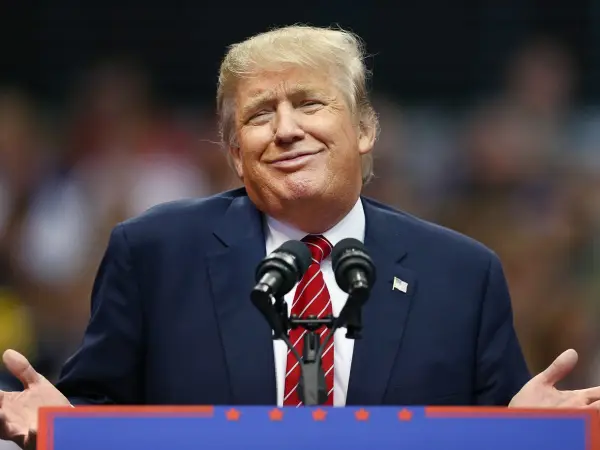 Un grup de medici cere evaluarea aptitudinii lui Donald Trump pentru exercitarea funcției